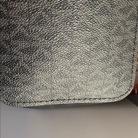 Michael Kors chic black signature logo tote with side pockets and full zip top - Picture 8 of 10